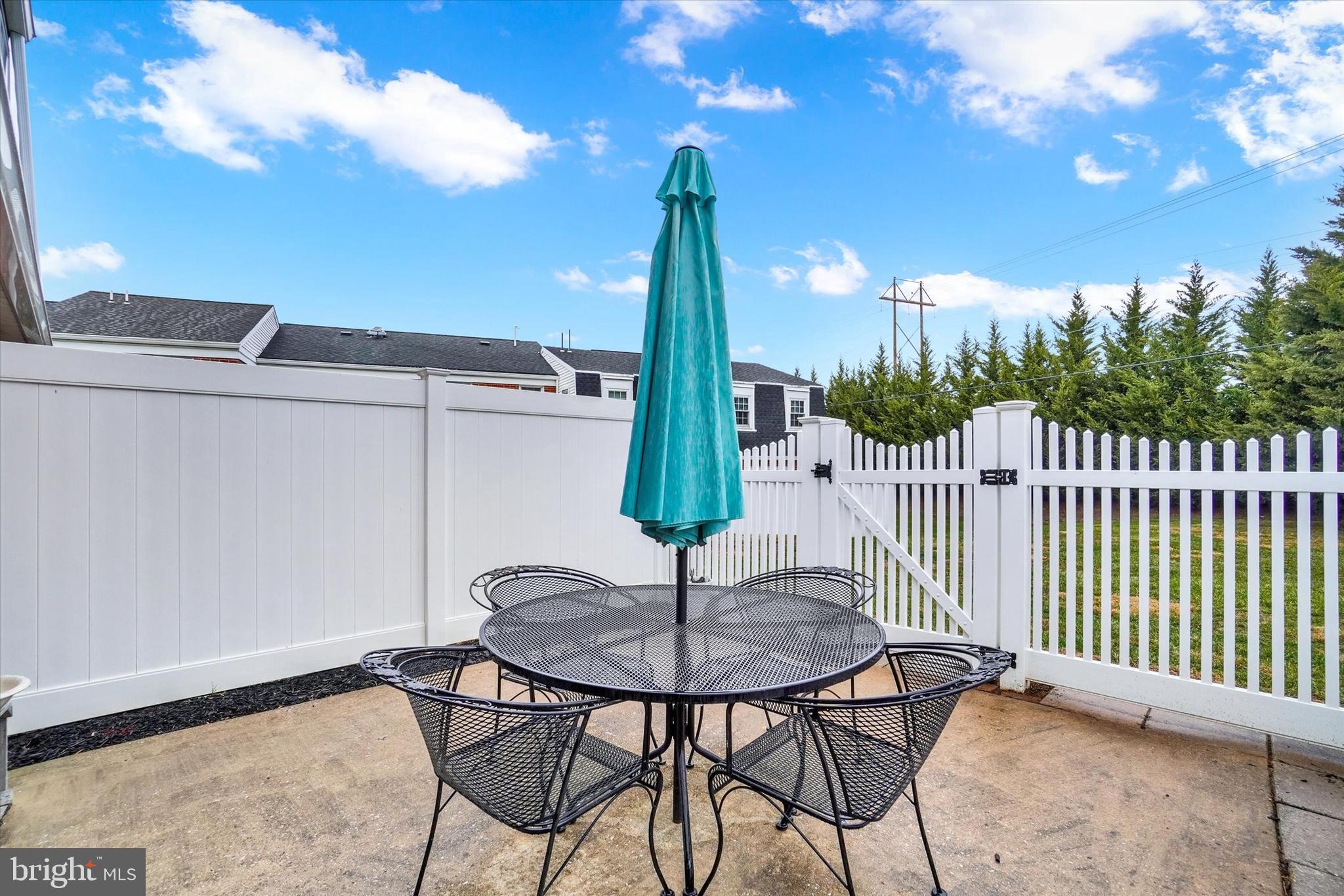 COLONY PARK CONDOS - Residential