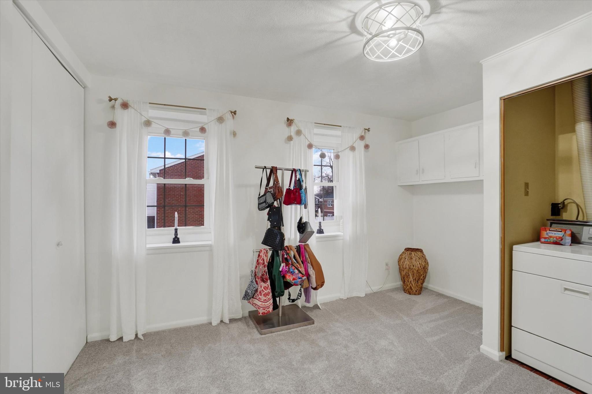 COLONY PARK CONDOS - Residential