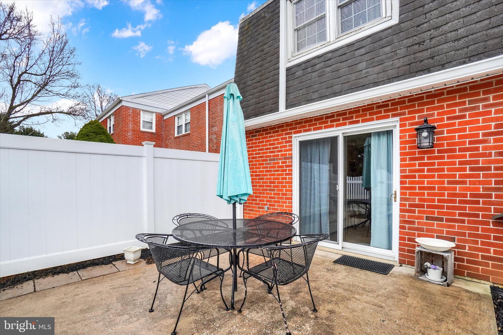 COLONY PARK CONDOS - Residential