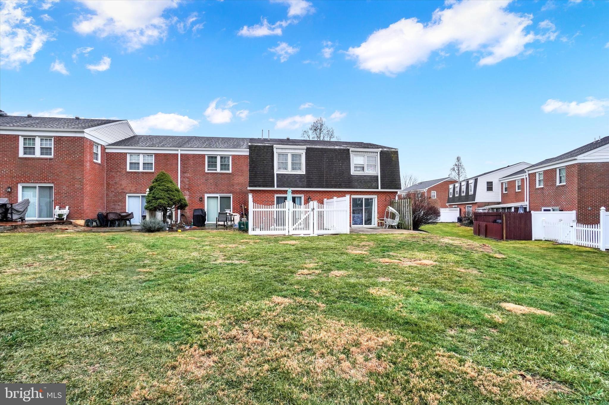 COLONY PARK CONDOS - Residential