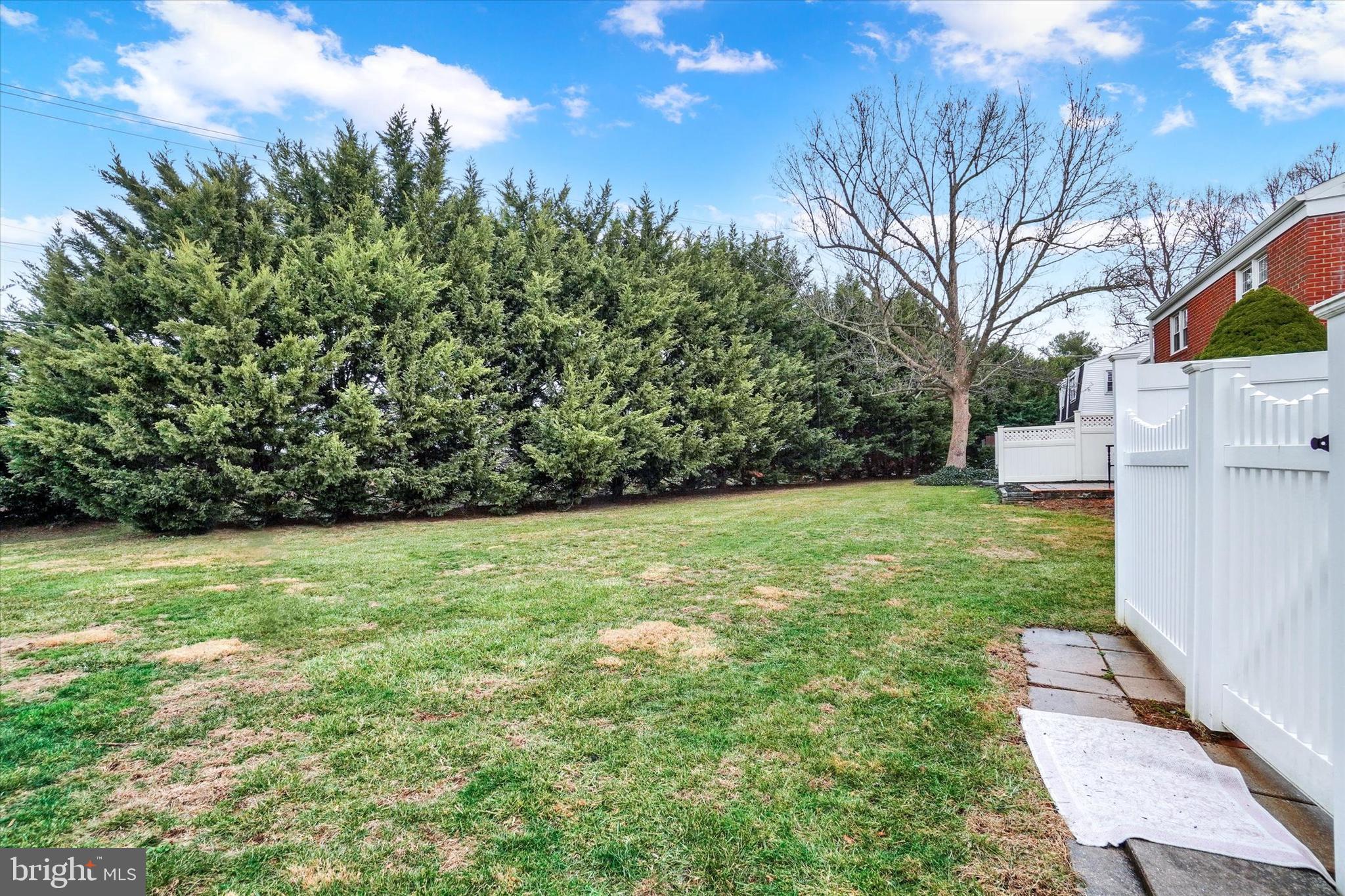 COLONY PARK CONDOS - Residential