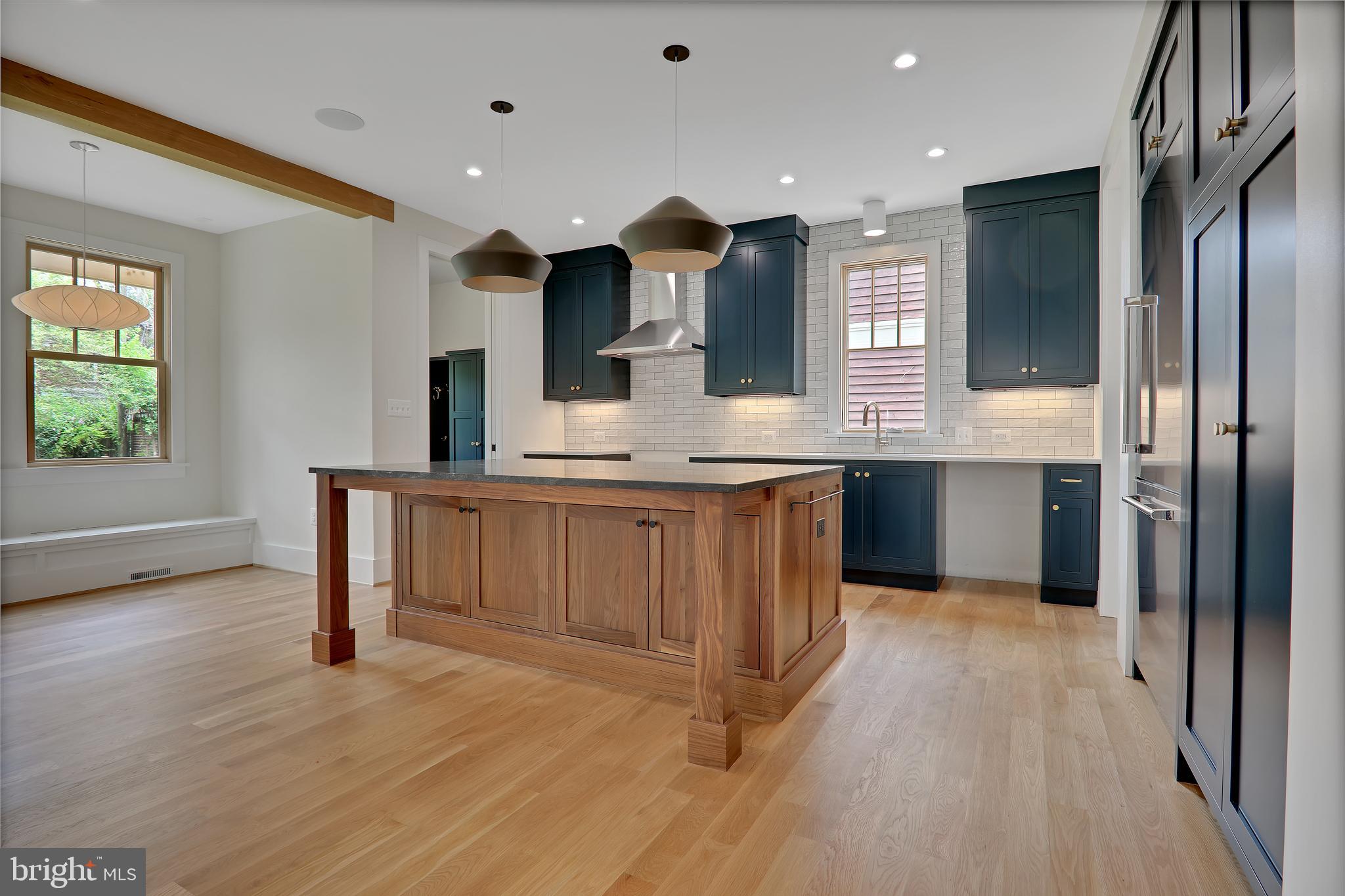 ROSEMONT PARK - Residential