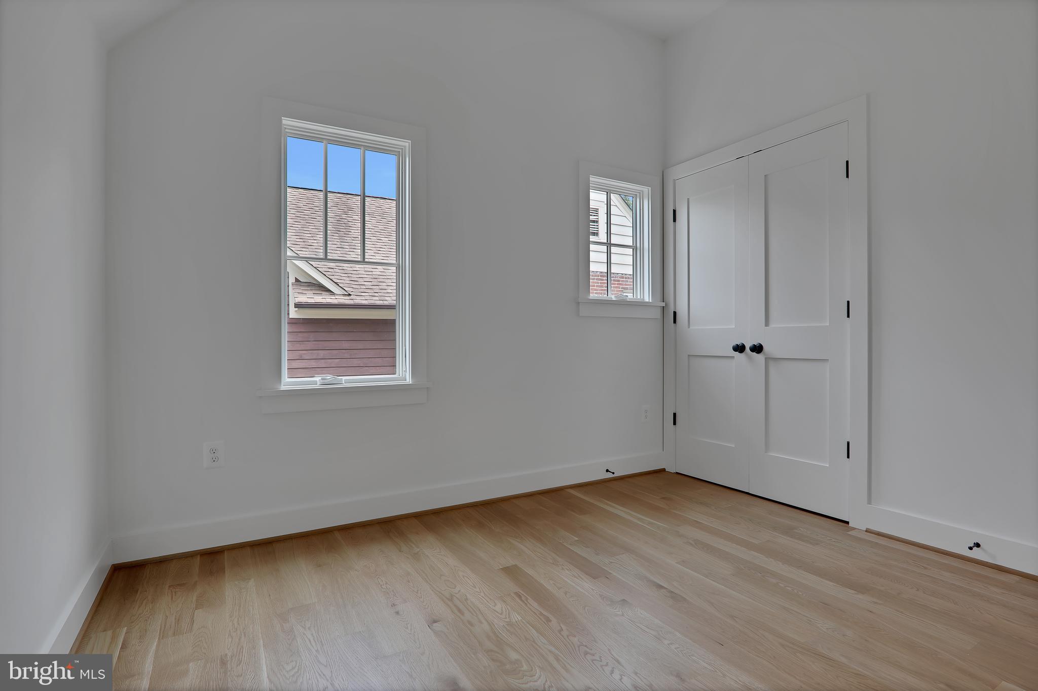 ROSEMONT PARK - Residential