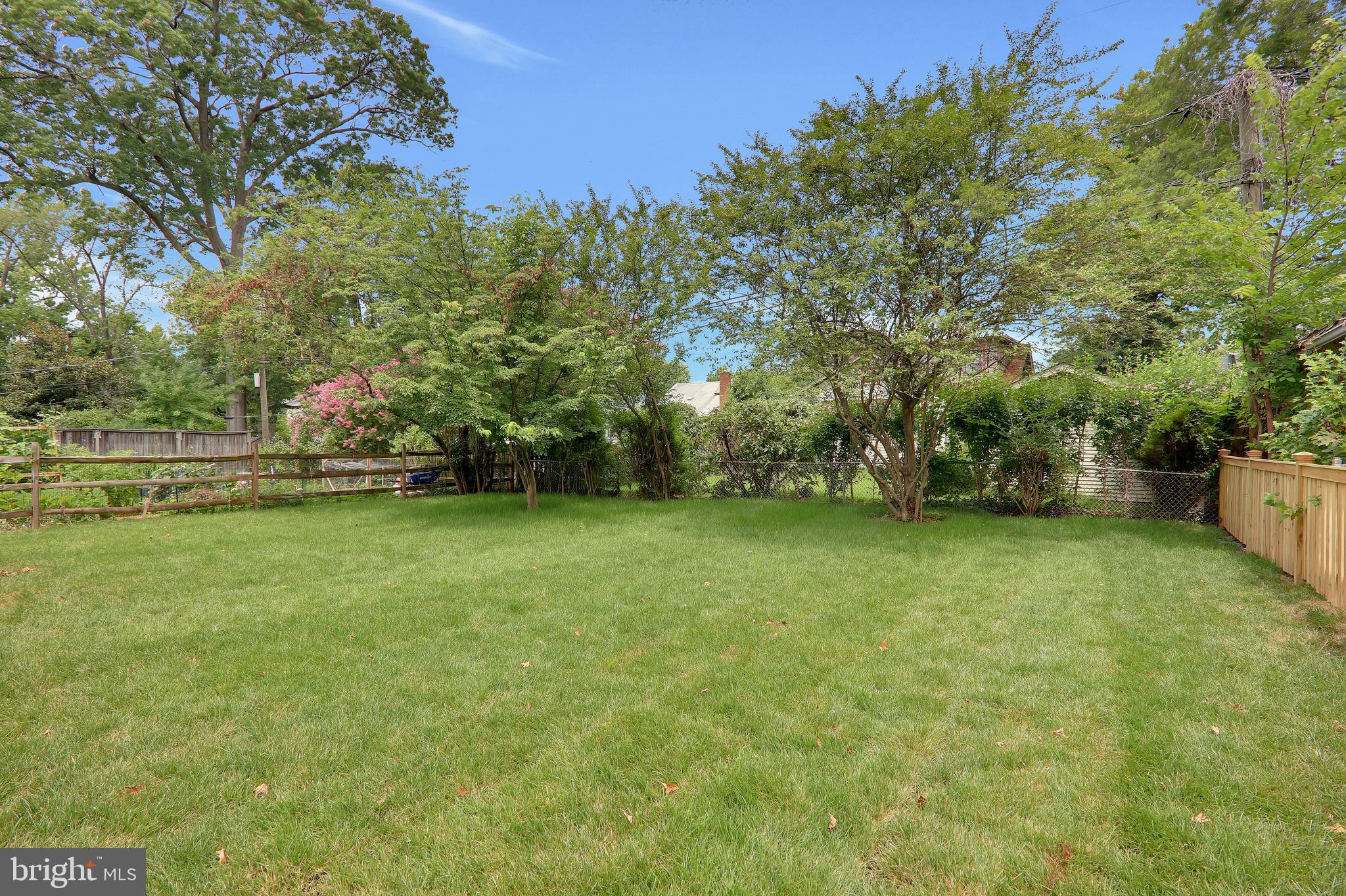 ROSEMONT PARK - Residential