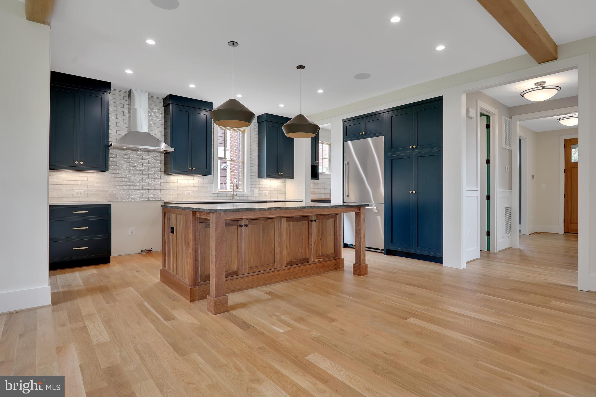 ROSEMONT PARK - Residential