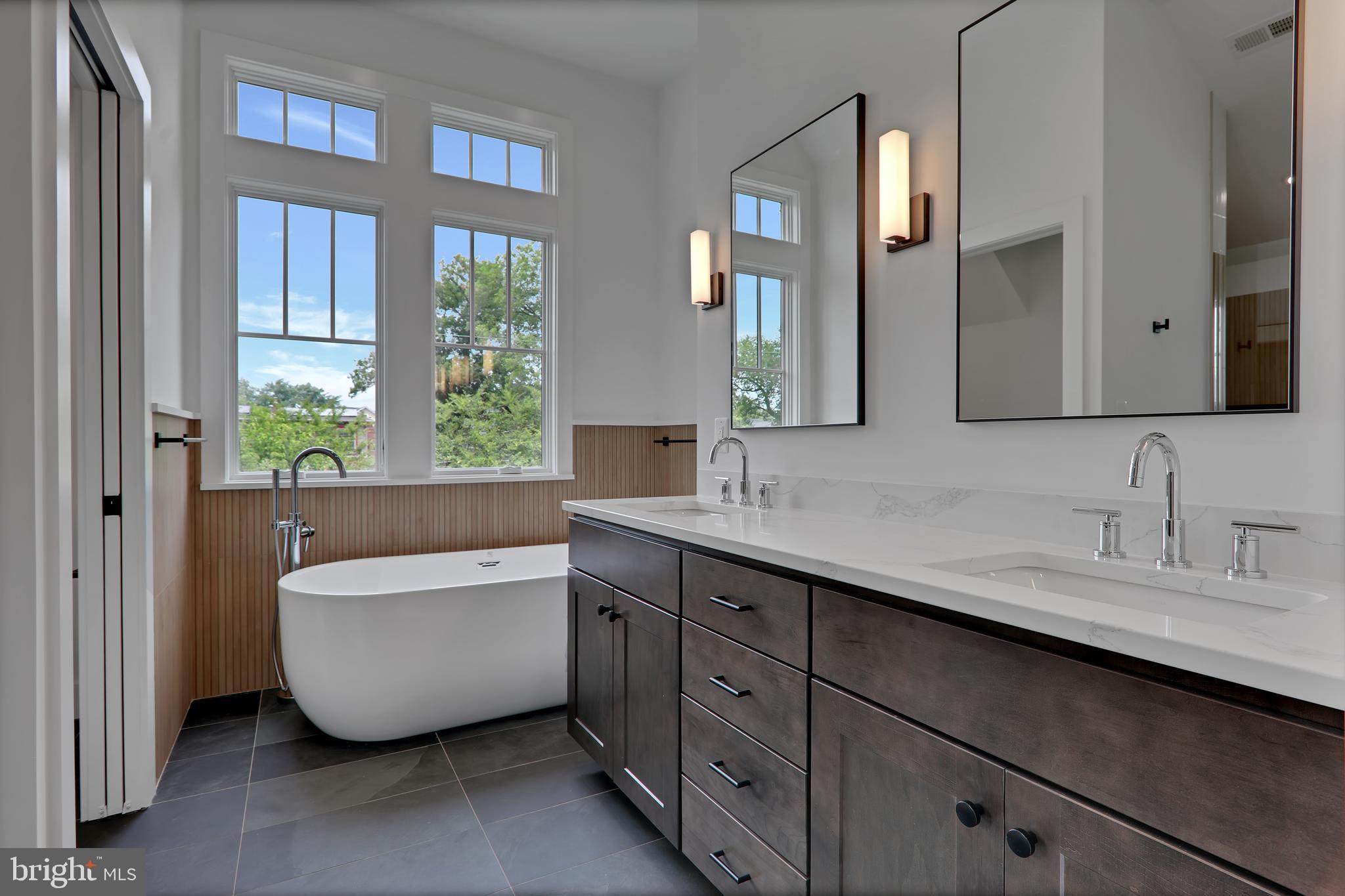 ROSEMONT PARK - Residential