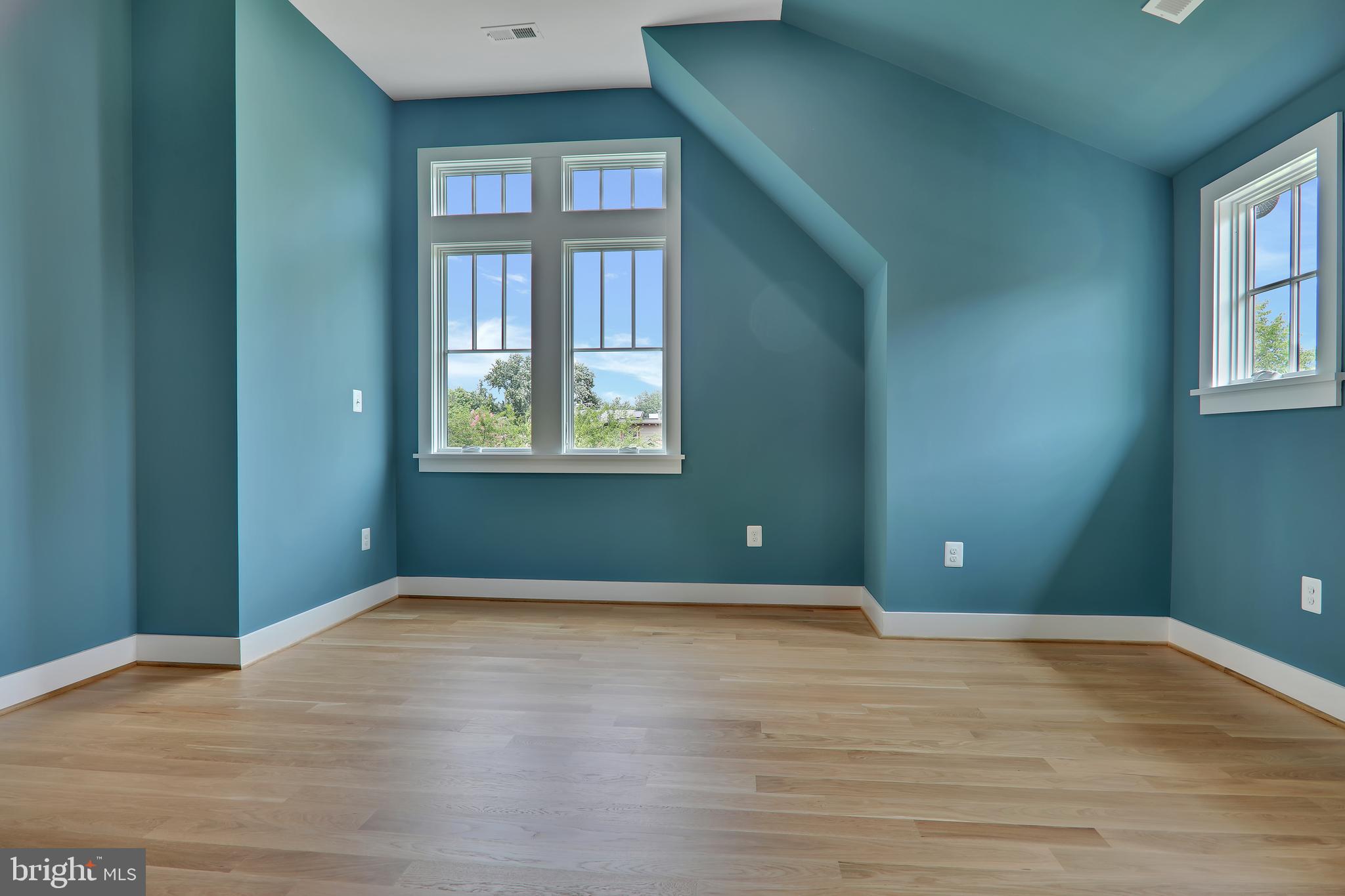 ROSEMONT PARK - Residential