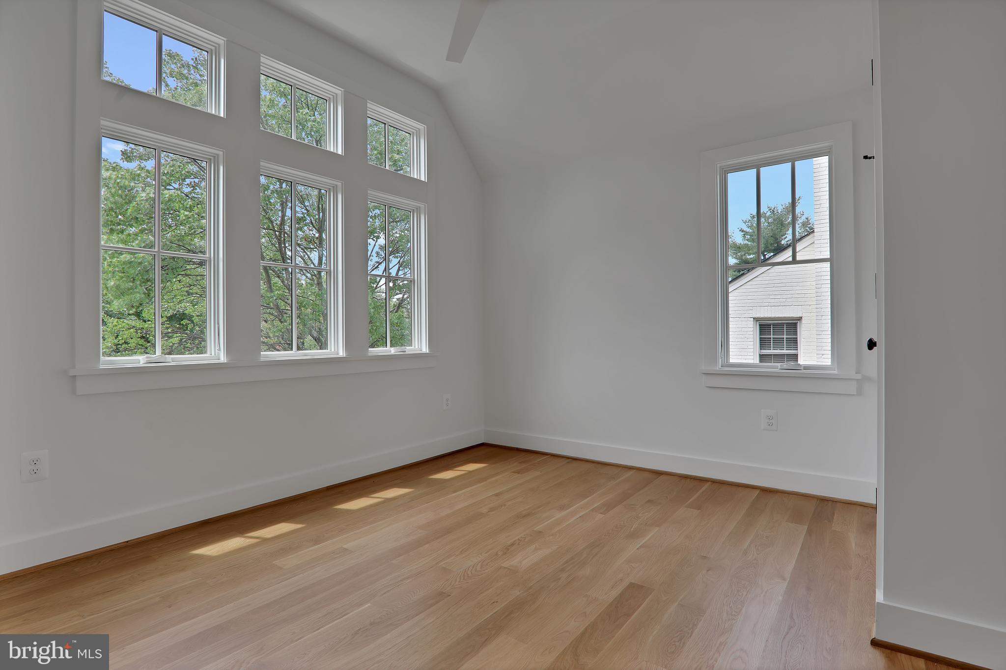 ROSEMONT PARK - Residential