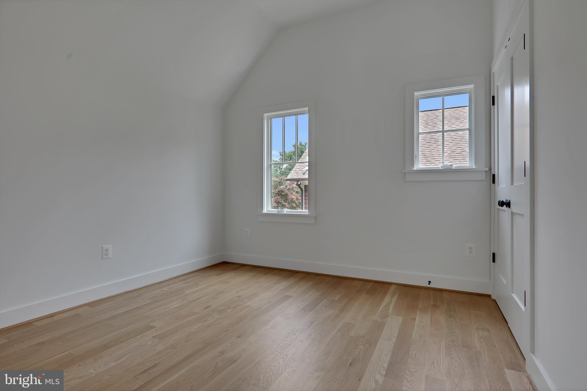 ROSEMONT PARK - Residential