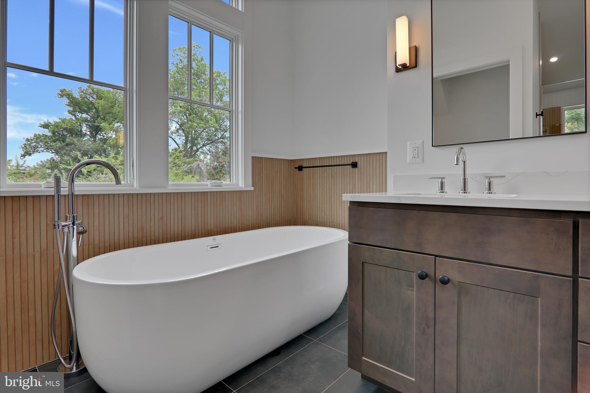 ROSEMONT PARK - Residential