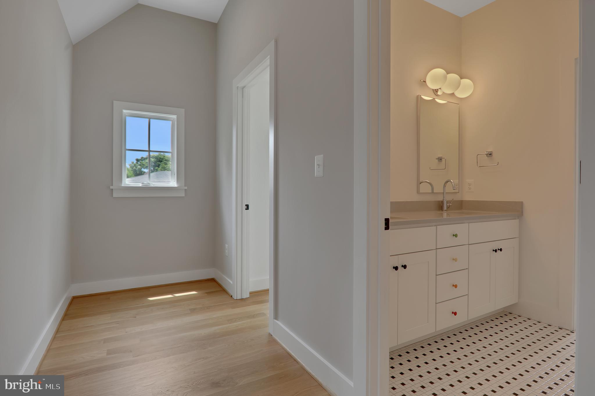 ROSEMONT PARK - Residential