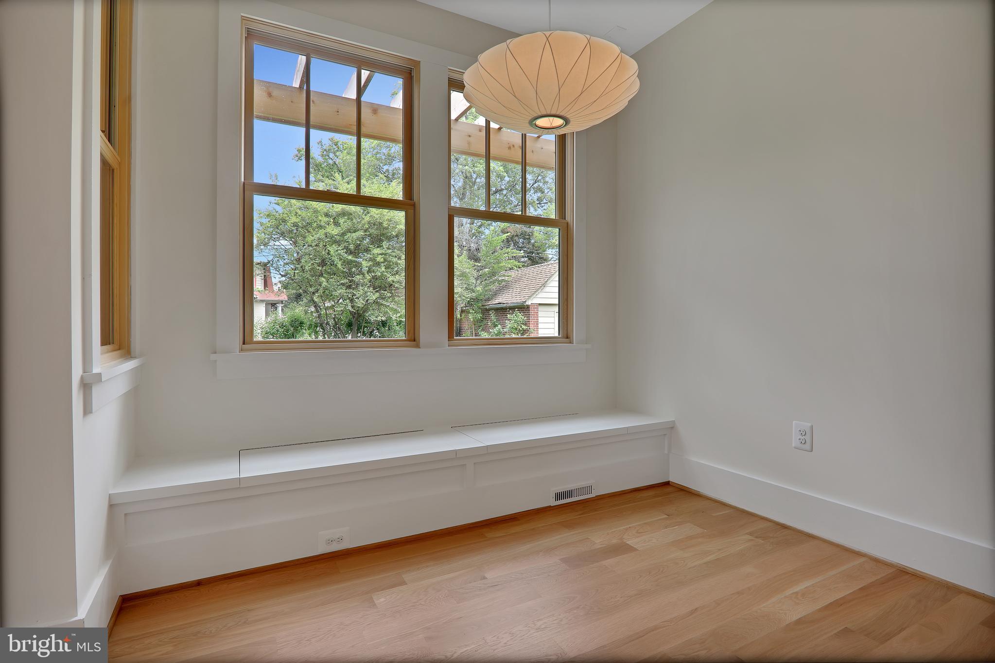 ROSEMONT PARK - Residential