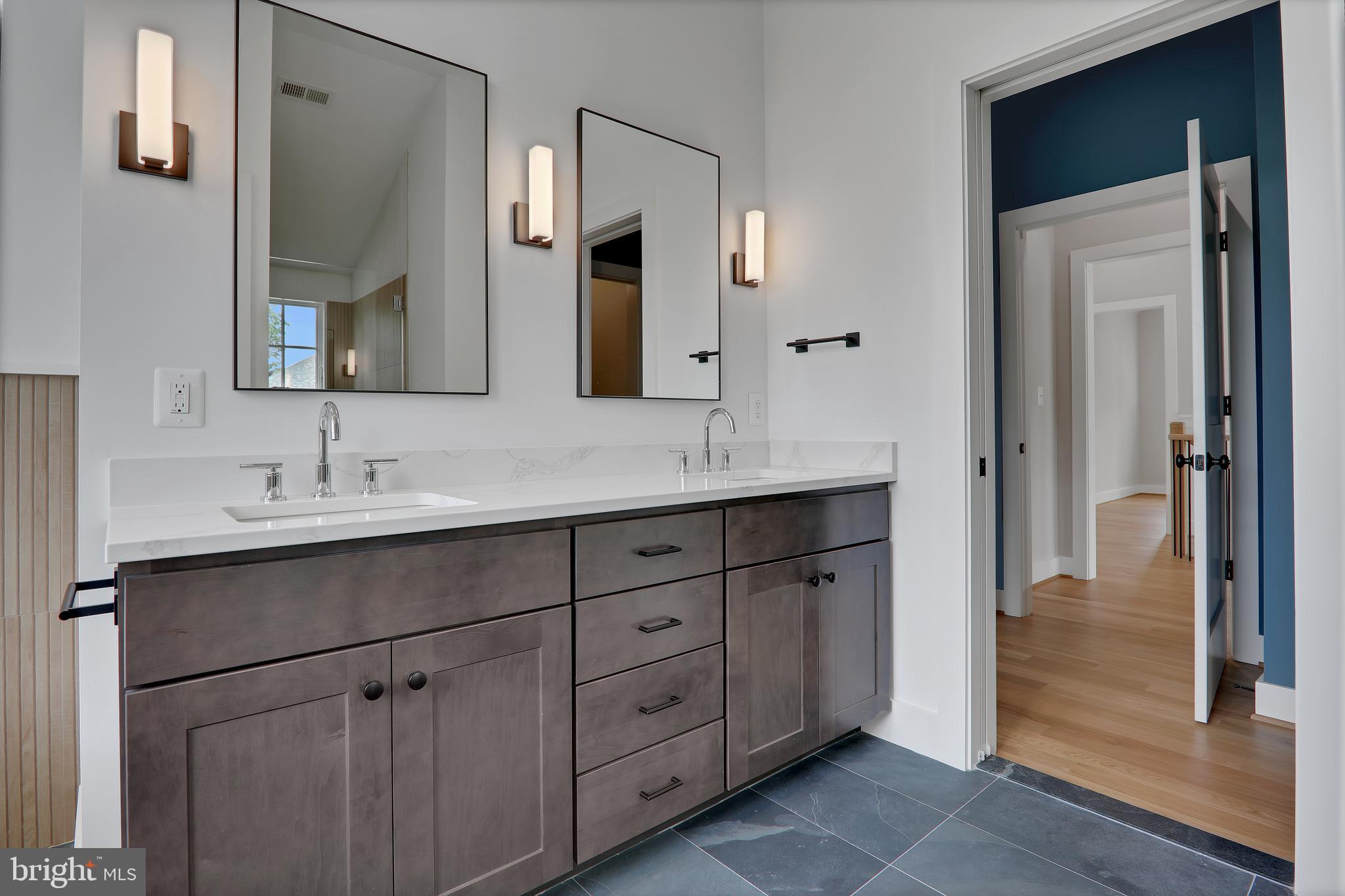 ROSEMONT PARK - Residential