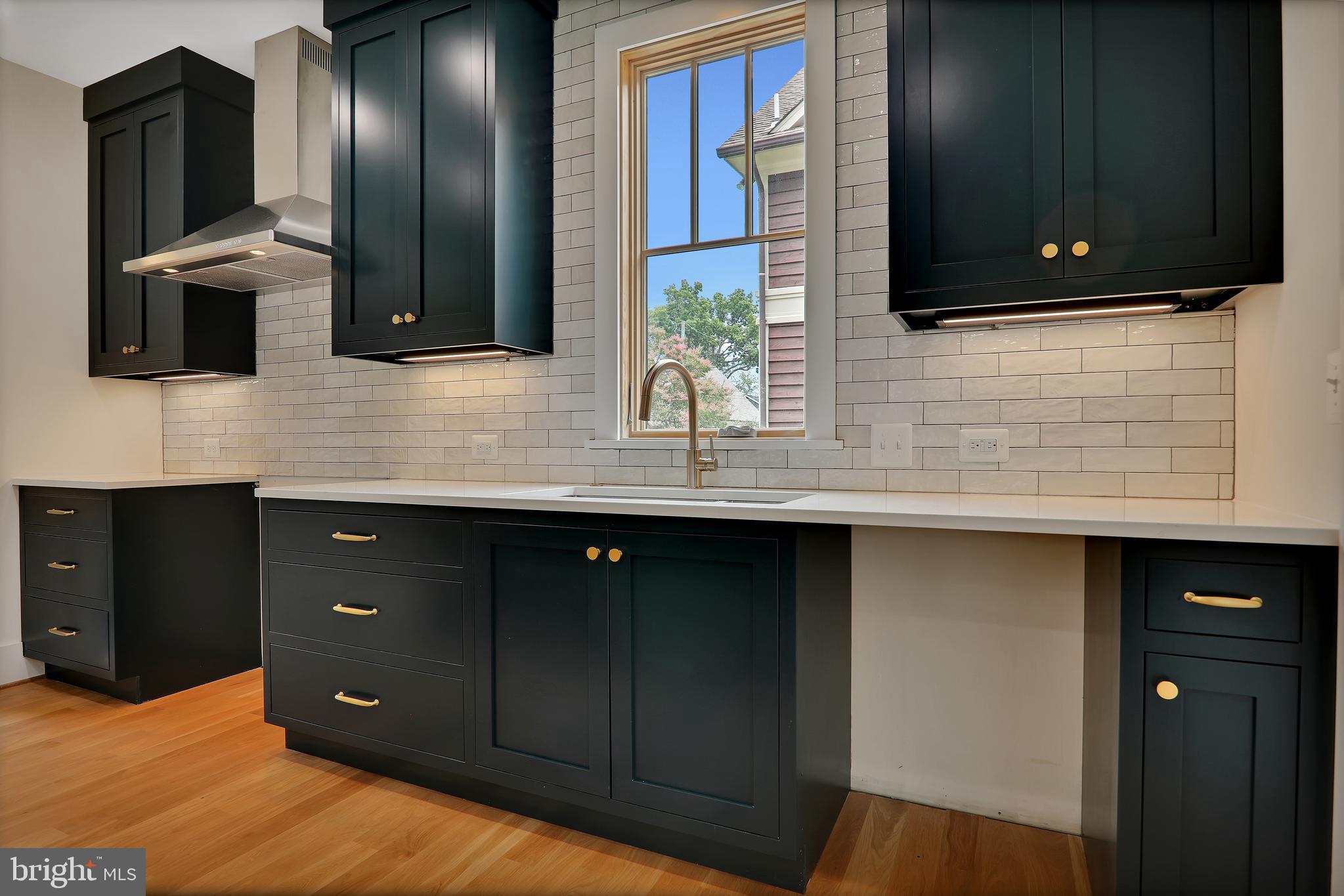 ROSEMONT PARK - Residential