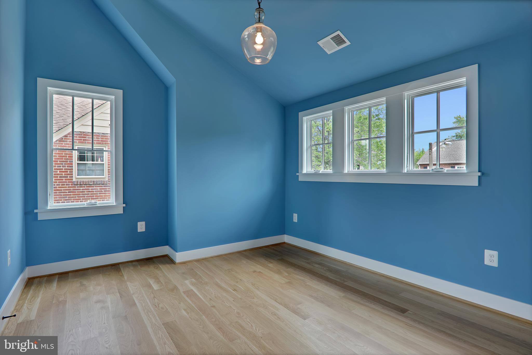 ROSEMONT PARK - Residential