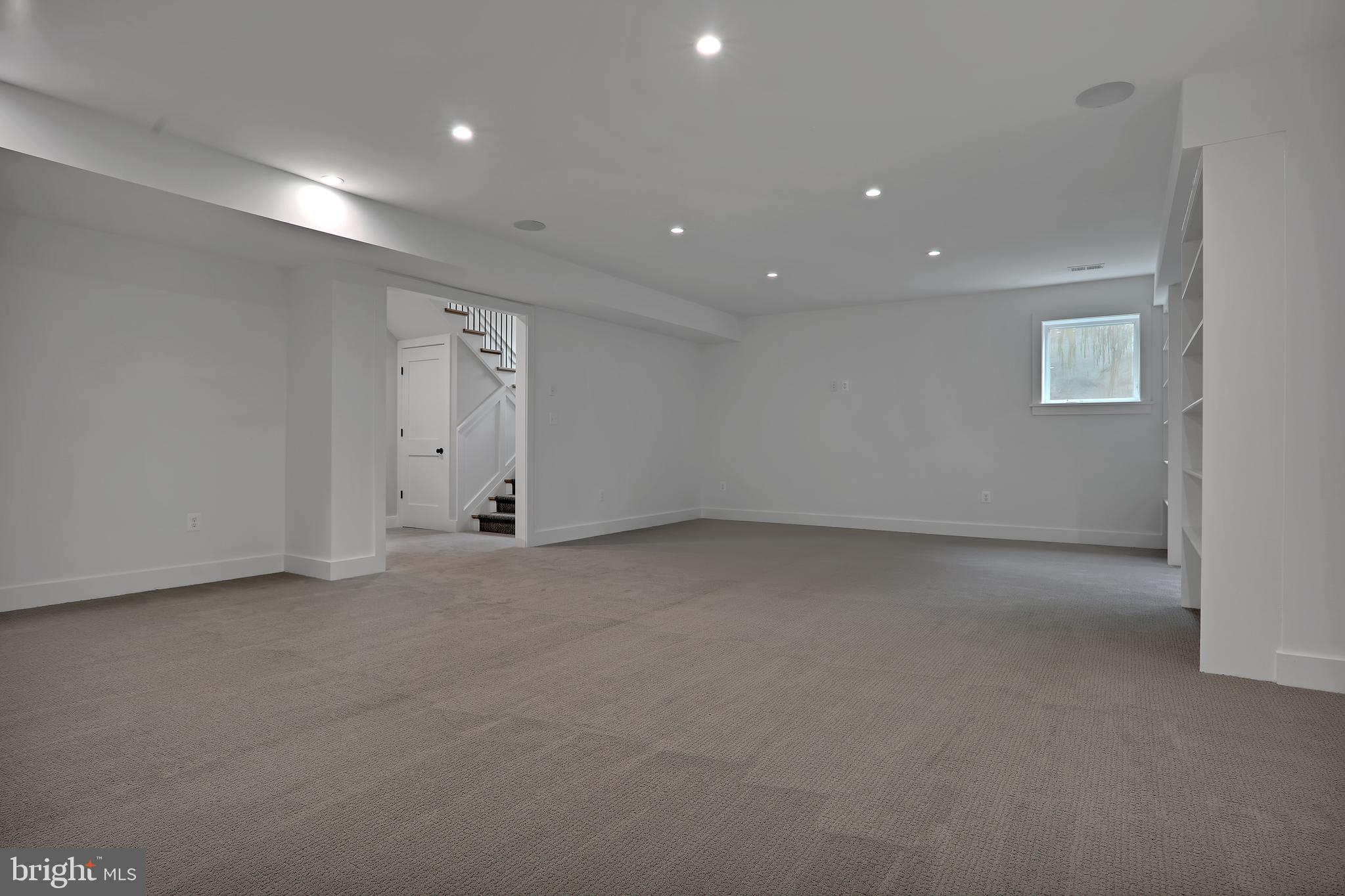 ROSEMONT PARK - Residential