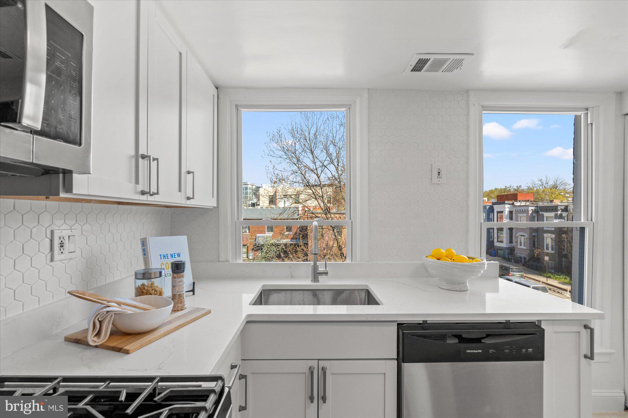 1040 6TH STREET NE 302