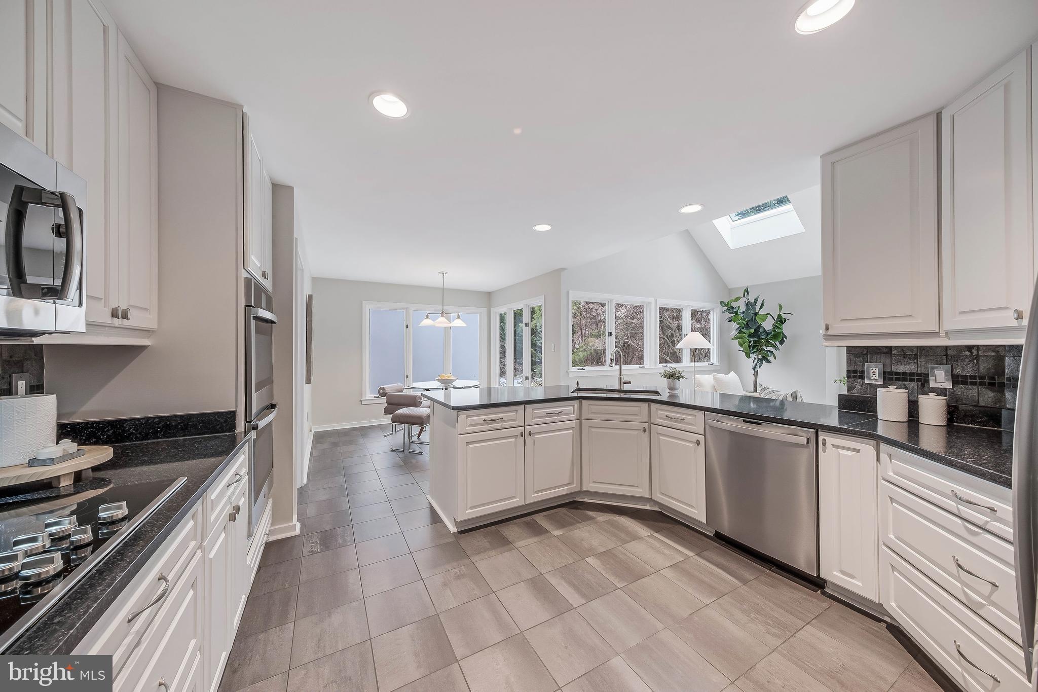 RESTON - Residential