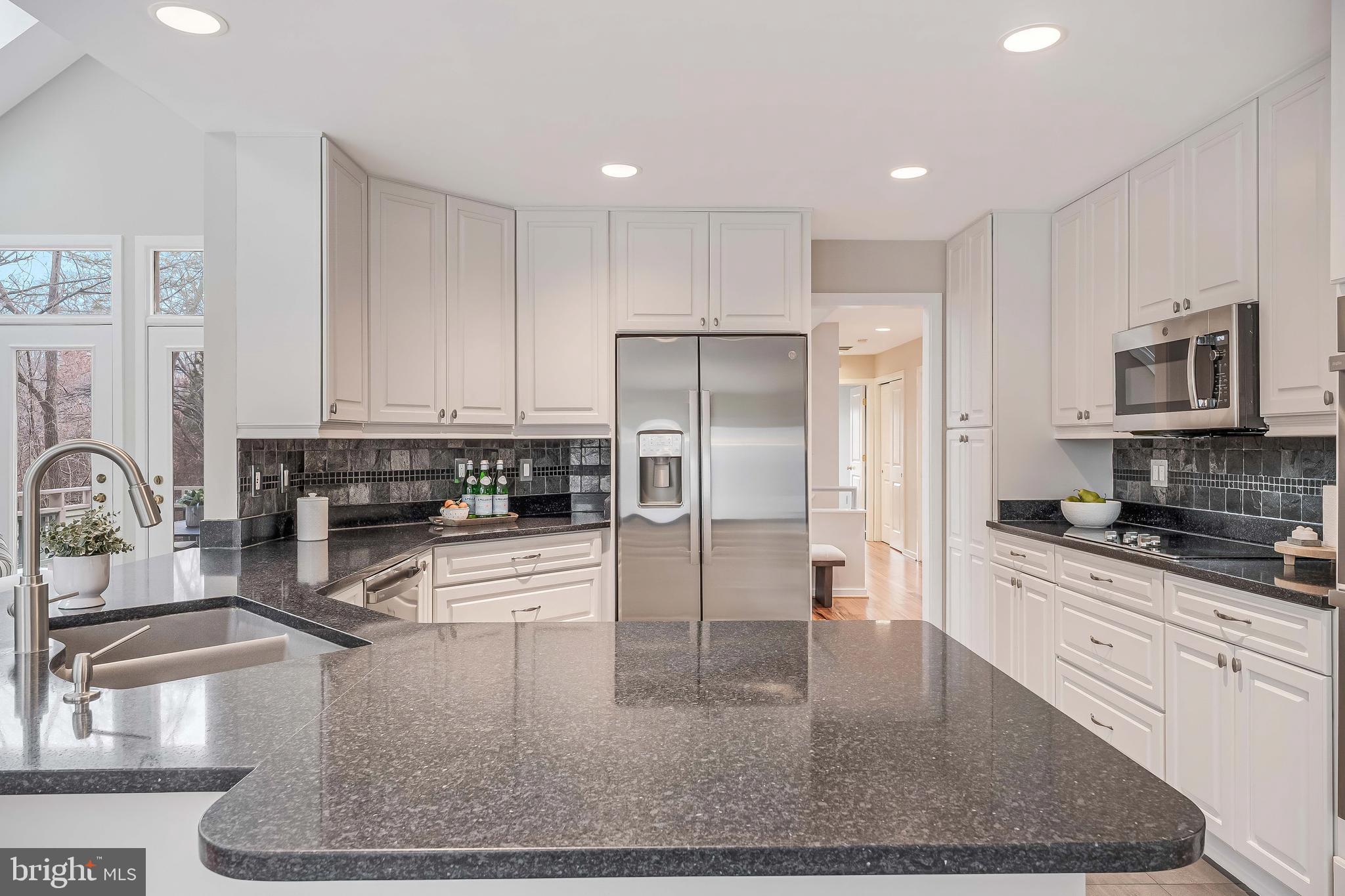 RESTON - Residential