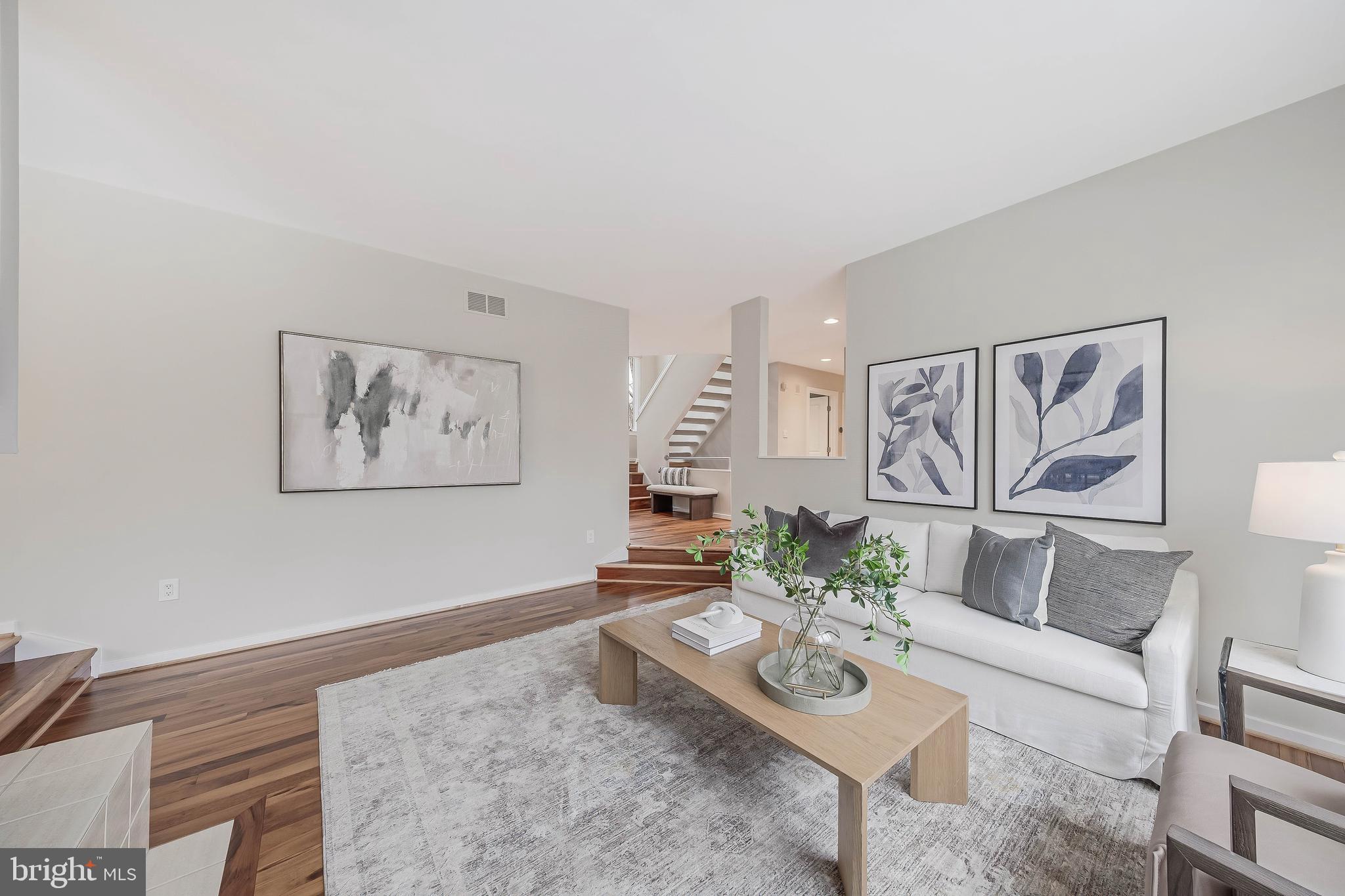 RESTON - Residential