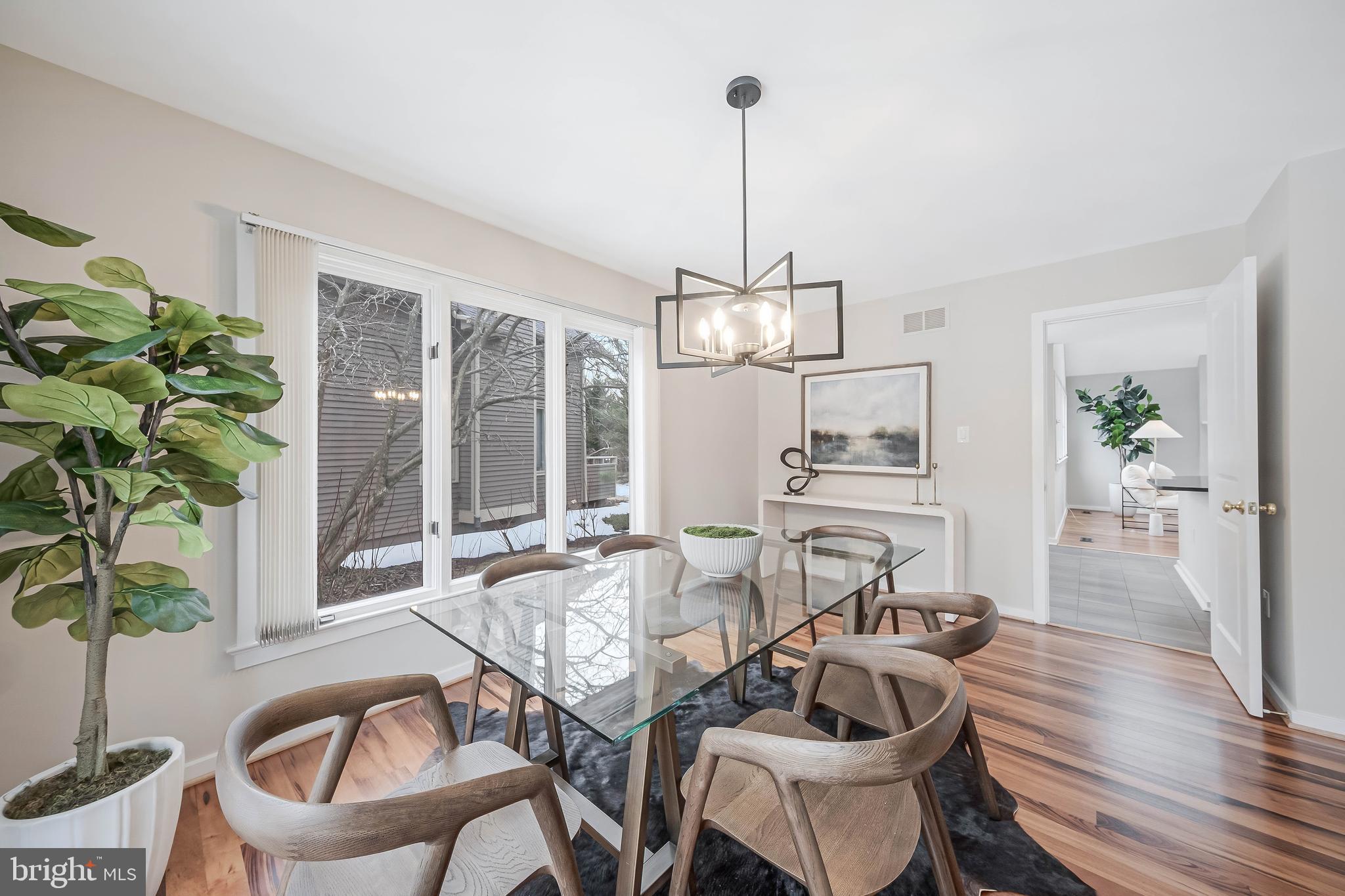 RESTON - Residential