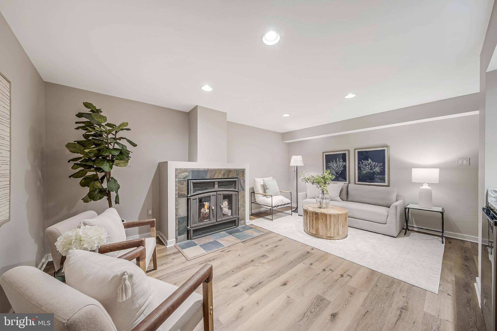 RESTON - Residential