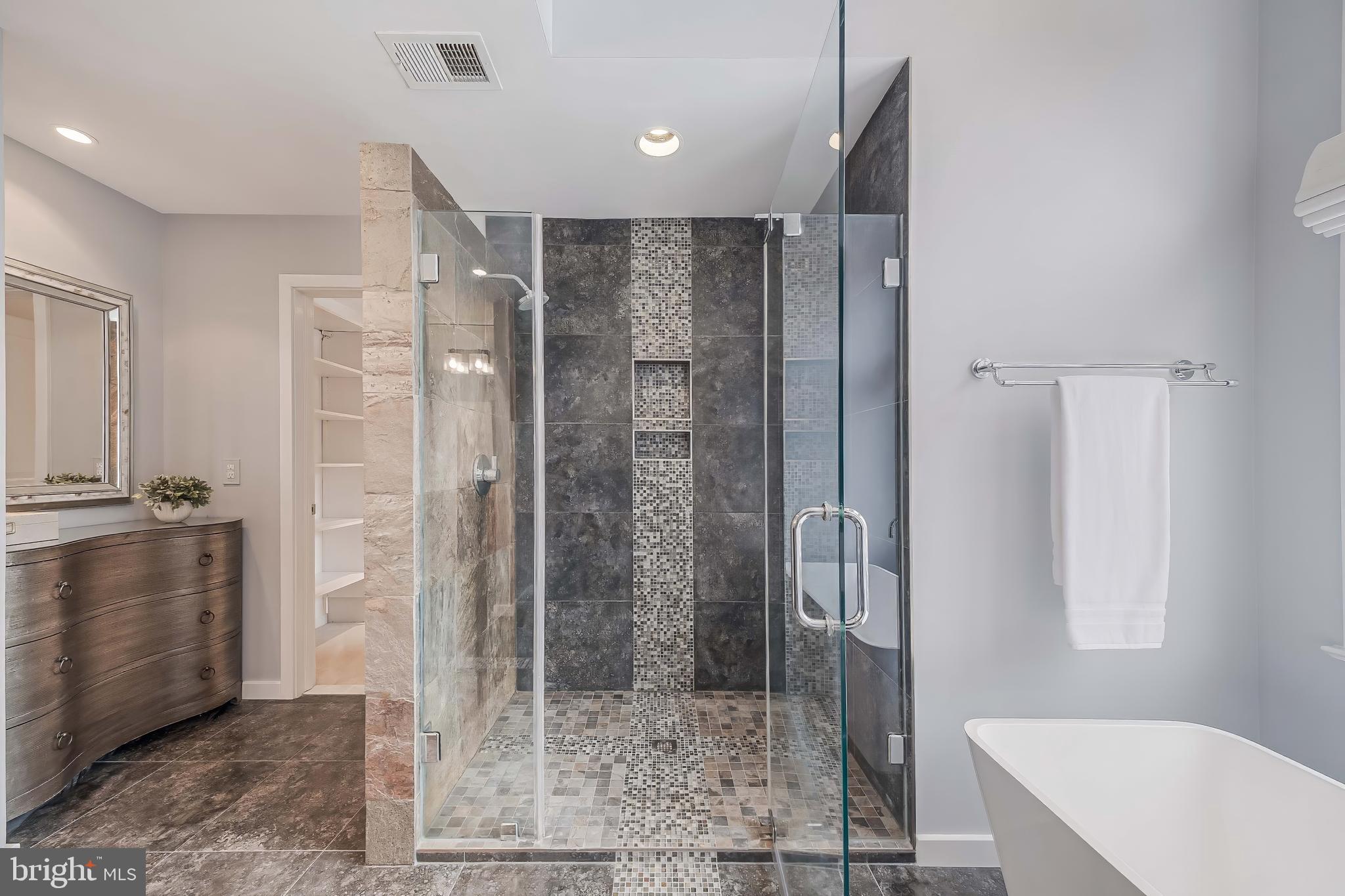 RESTON - Residential