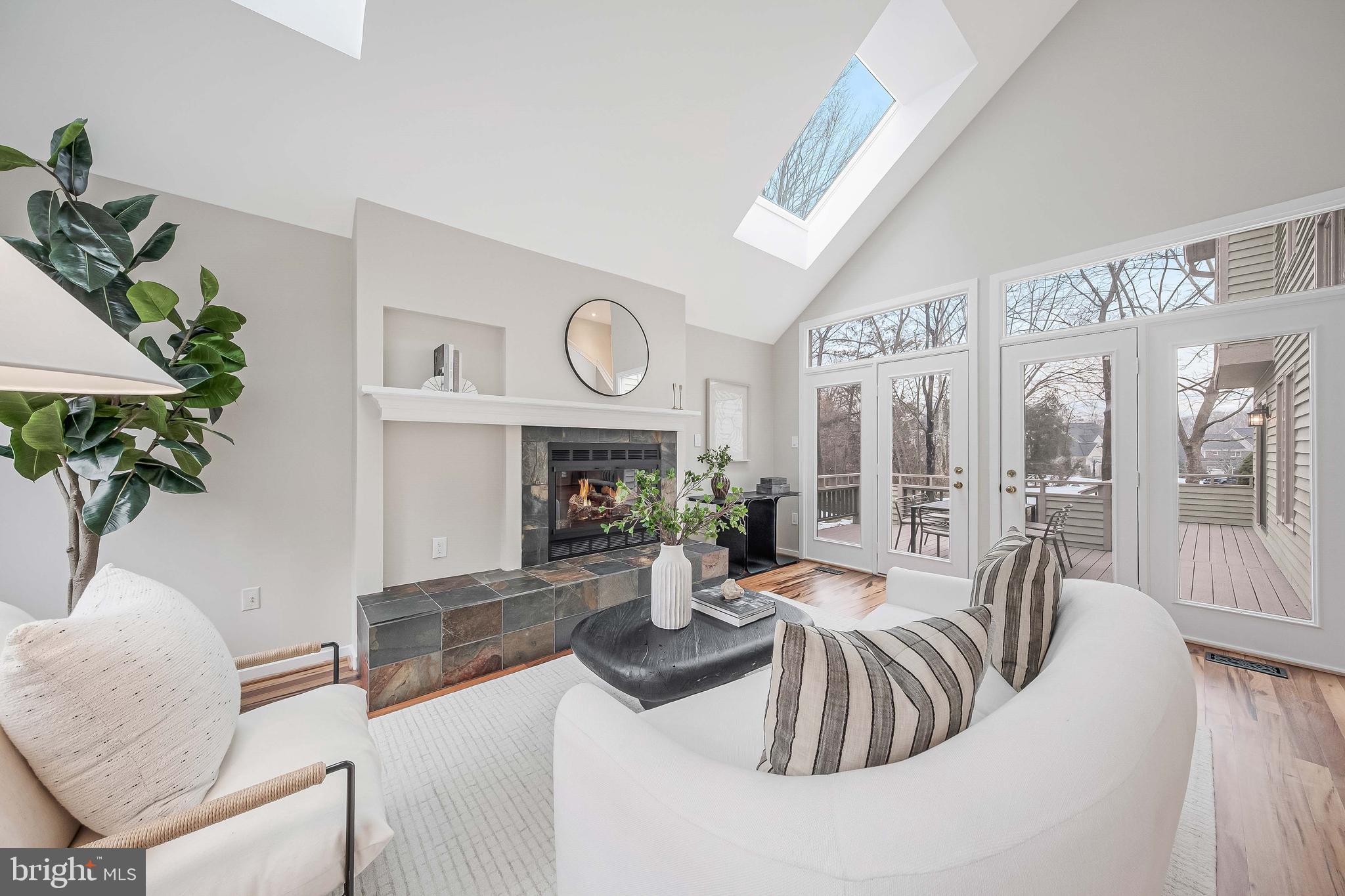 RESTON - Residential