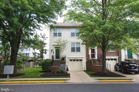 Photo of 14618 Stream Pond Drive, CENTREVILLE, VA 20120 (MLS # VAFX2312104)