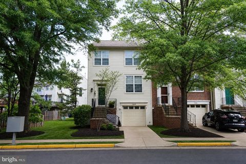 Photo of 14618 Stream Pond Drive, CENTREVILLE, VA 20120 (MLS # VAFX2312104)