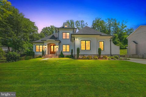 305 OLD COURTHOUSE ROAD NE VIENNA VA 22180