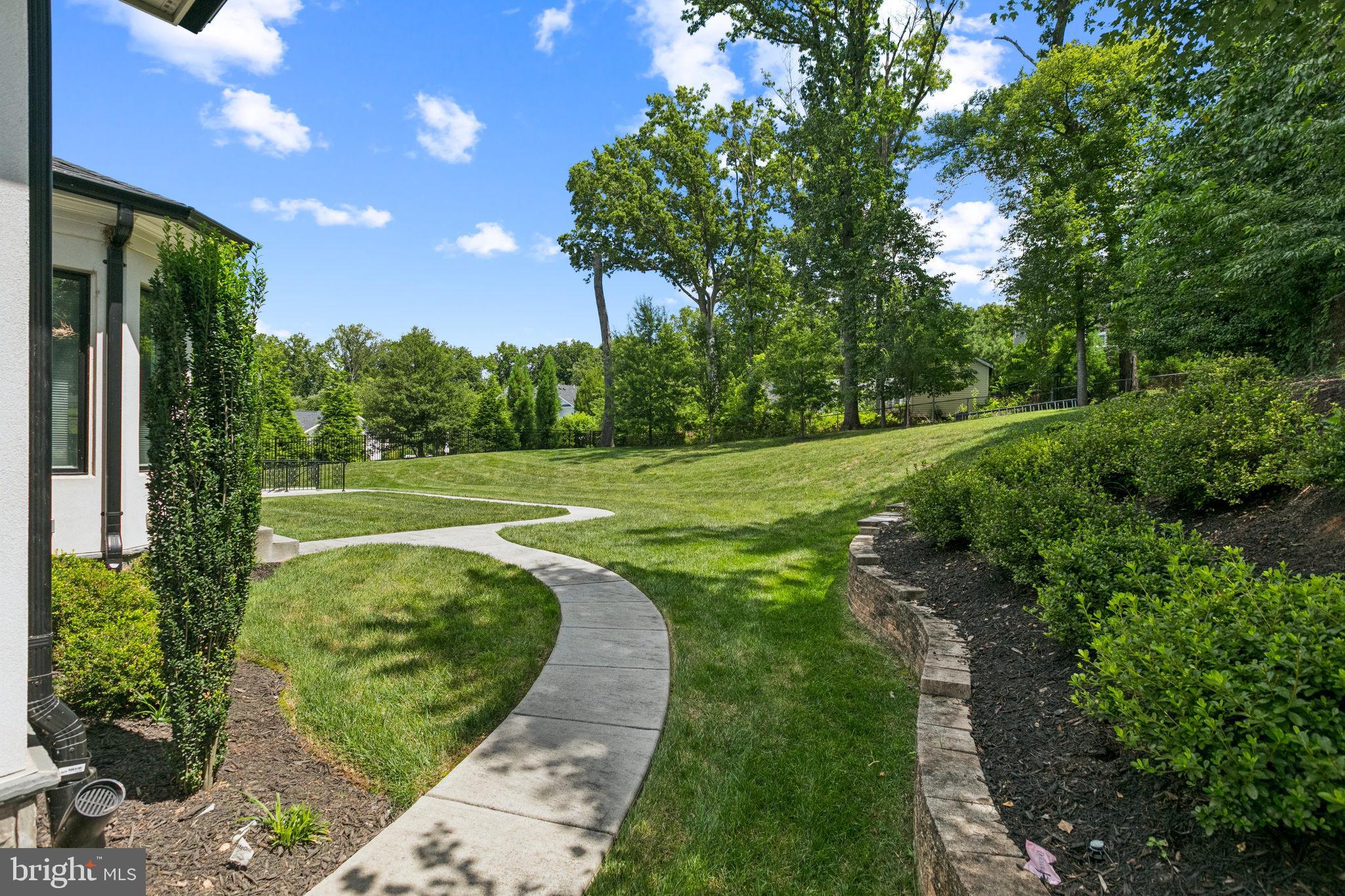 305 OLD COURTHOUSE ROAD NE