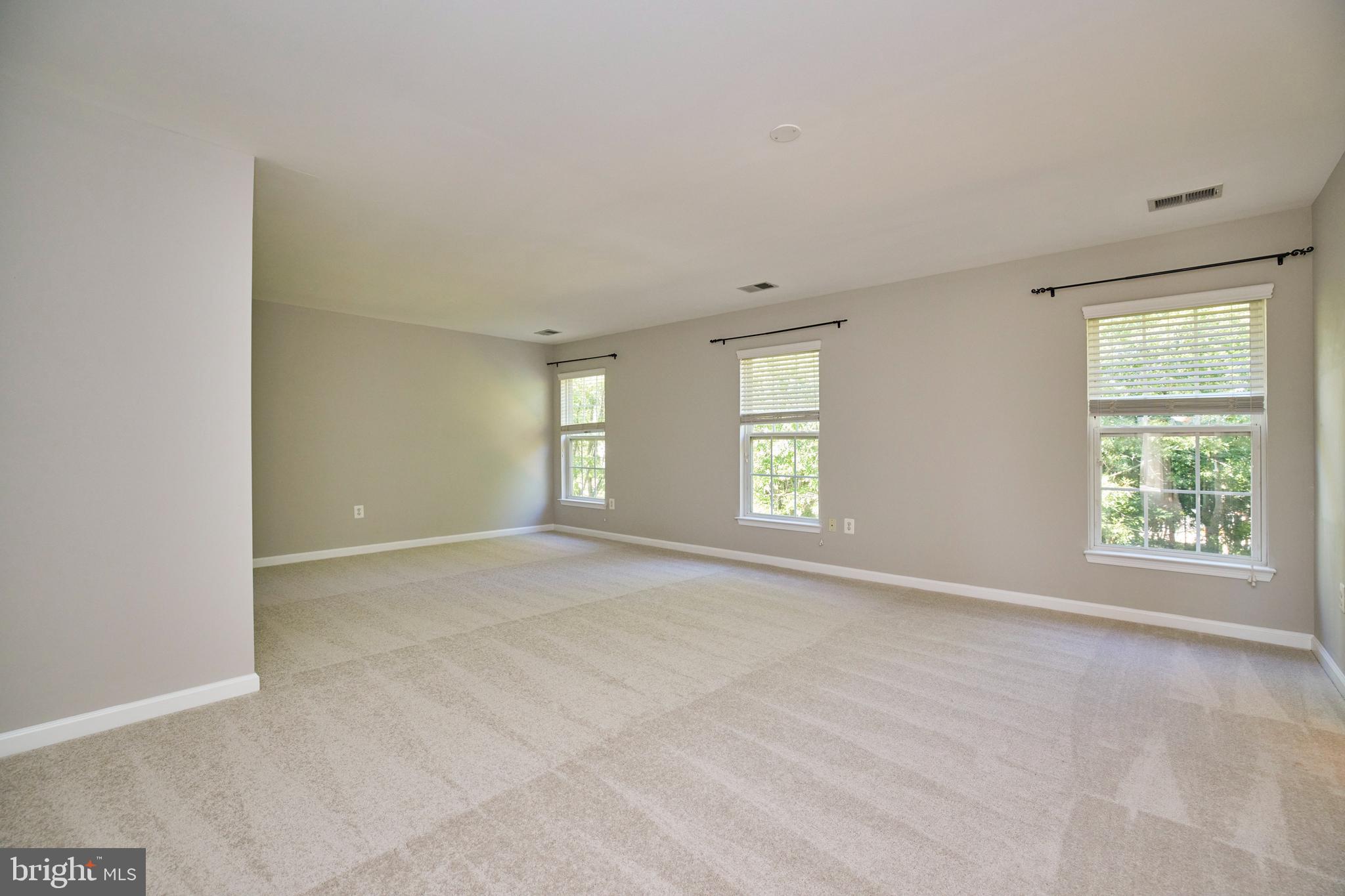 ASHBURN VILLAGE - Residential Lease