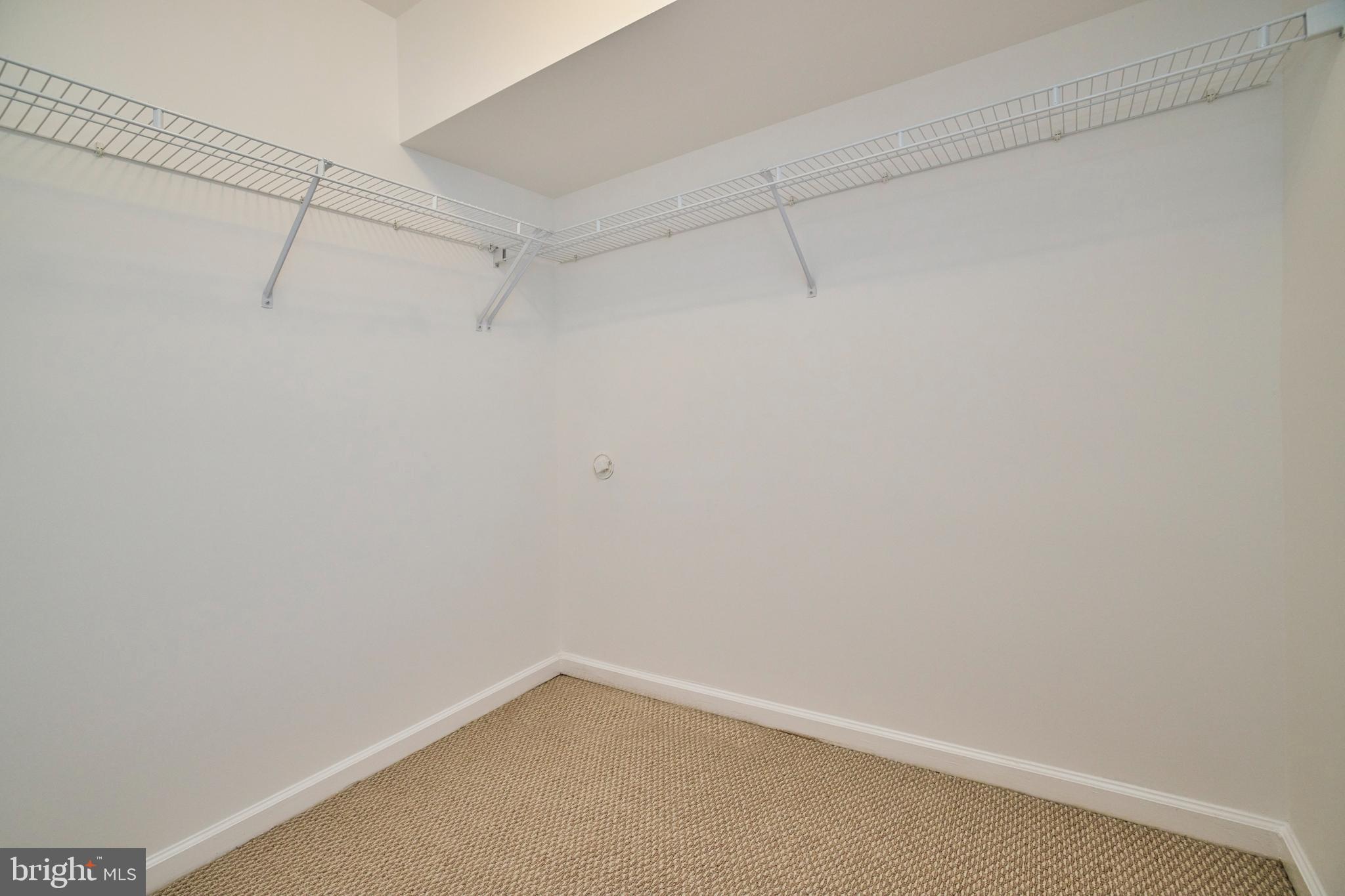 ASHBURN VILLAGE - Residential Lease