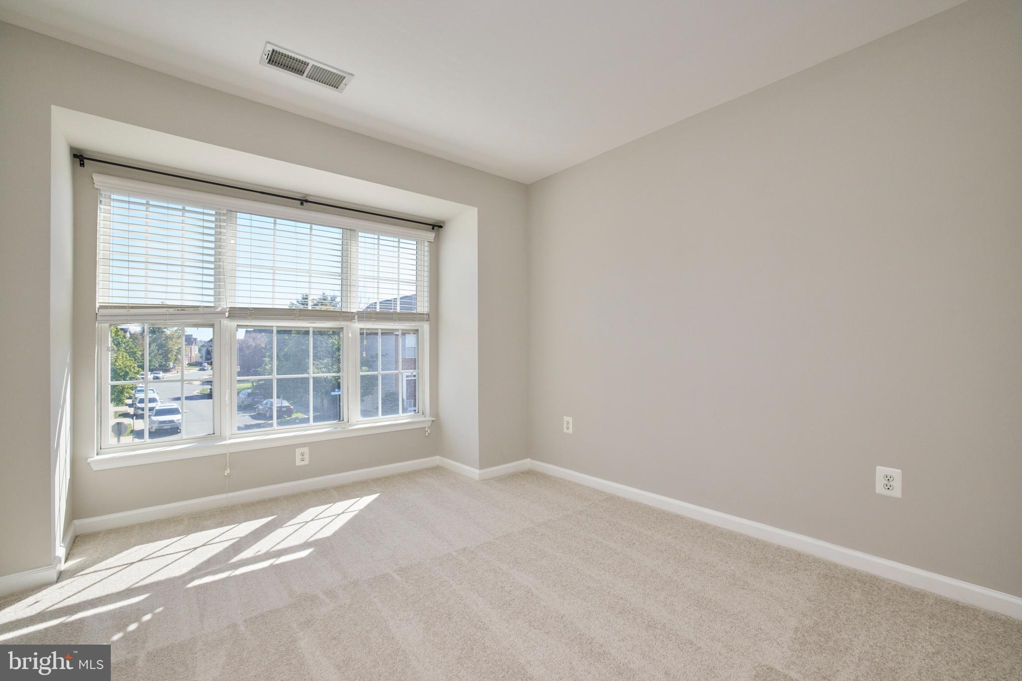 ASHBURN VILLAGE - Residential Lease