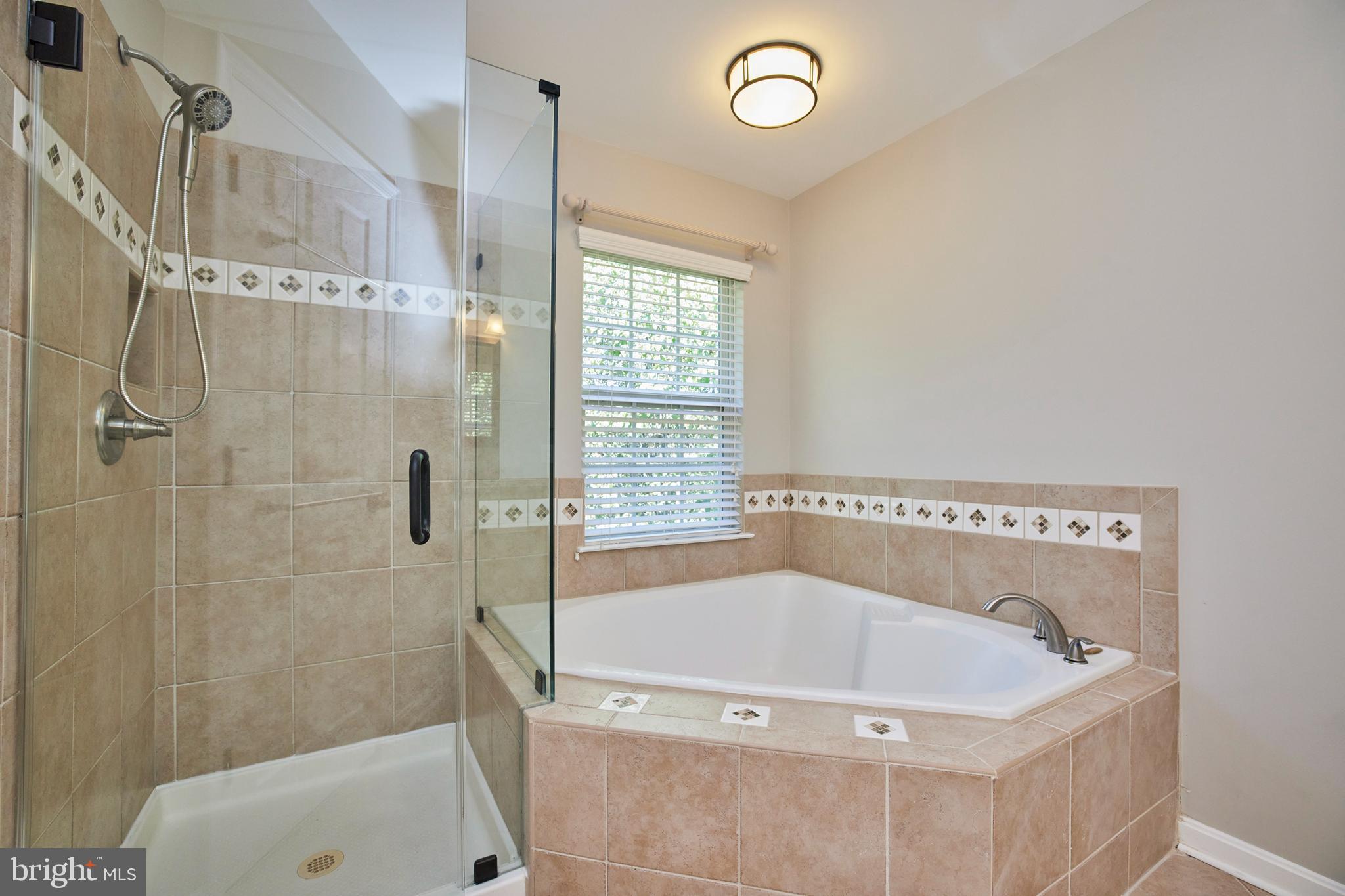 ASHBURN VILLAGE - Residential Lease