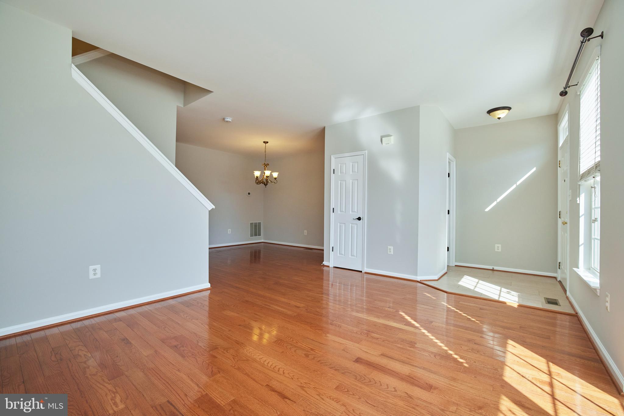 ASHBURN VILLAGE - Residential Lease