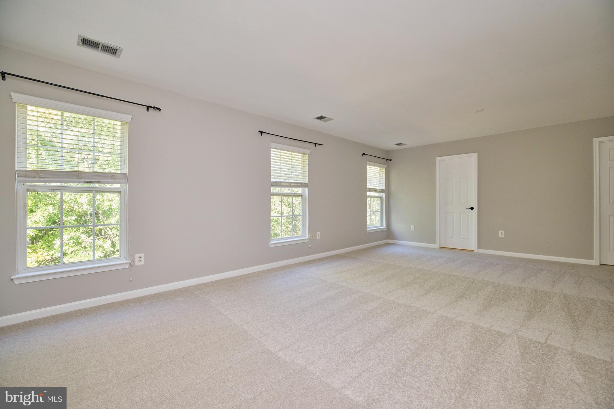 ASHBURN VILLAGE - Residential Lease