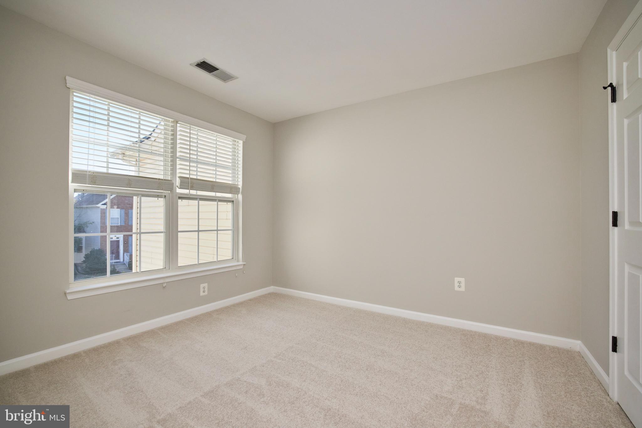 ASHBURN VILLAGE - Residential Lease