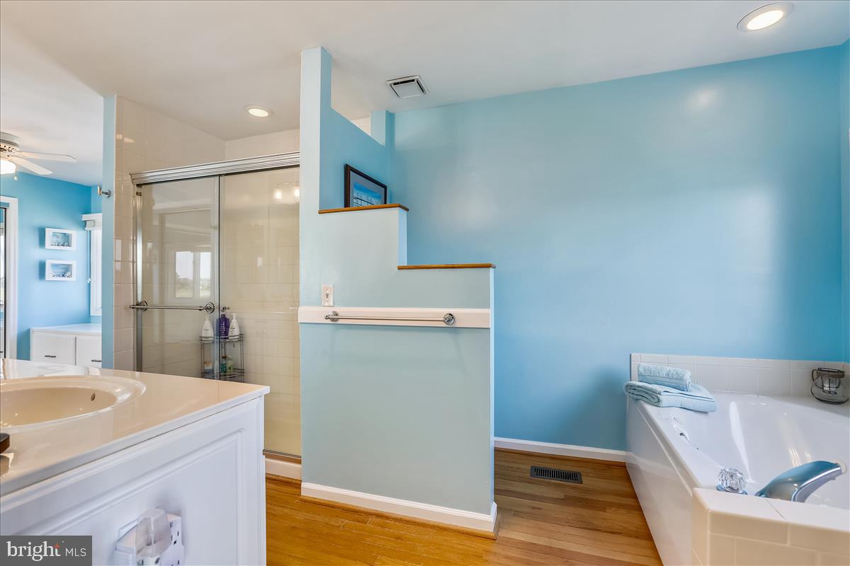 OYSTER COVE - Residential