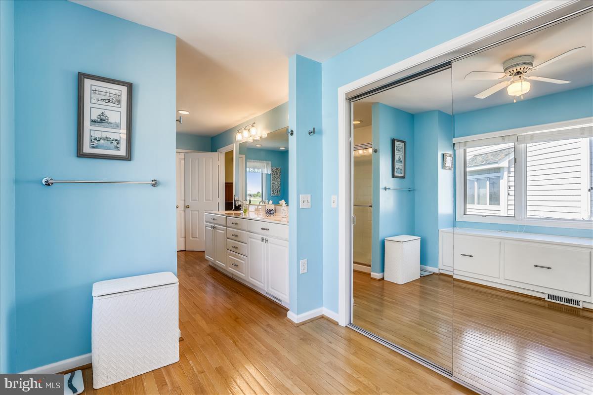 OYSTER COVE - Residential