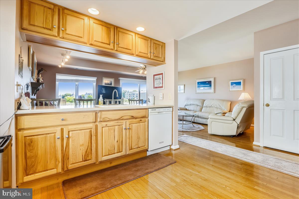 OYSTER COVE - Residential