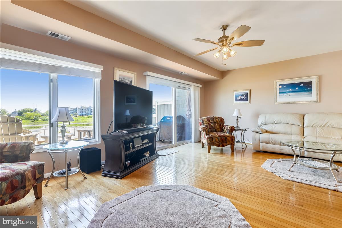 OYSTER COVE - Residential