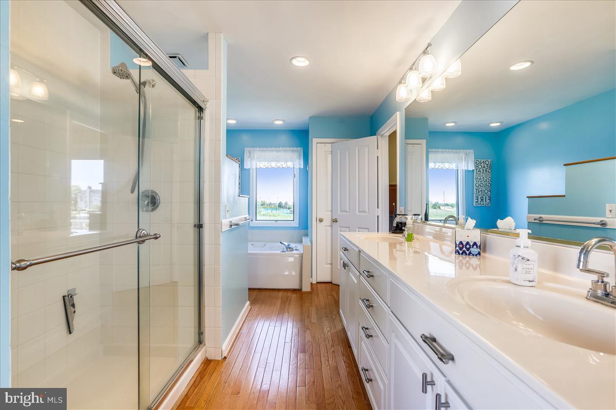 OYSTER COVE - Residential