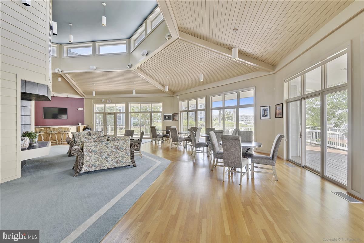 OYSTER COVE - Residential