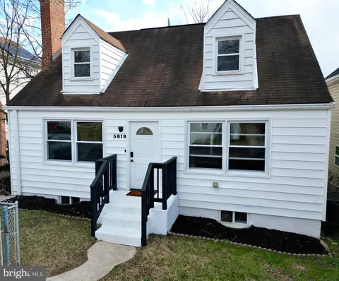 5819 Crown Street, Capitol Heights, MD 20743 - MLS#: MDPG2189242
