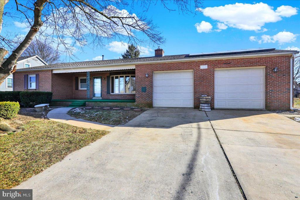 Photo of 118 W Metzler Road, EPHRATA, PA 17522 (MLS # PALA2063034)