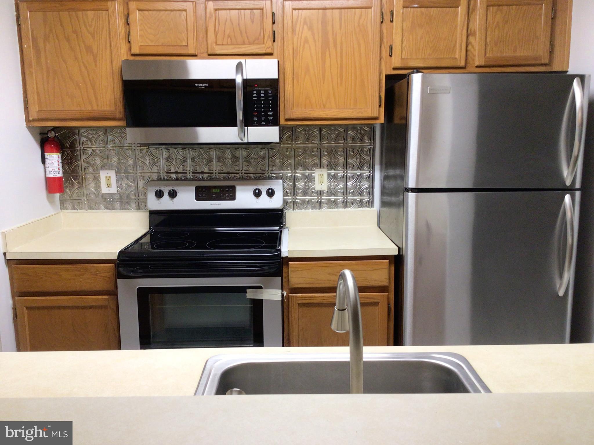 LAKE POINTE AT TOWN CENTER - Residential Lease