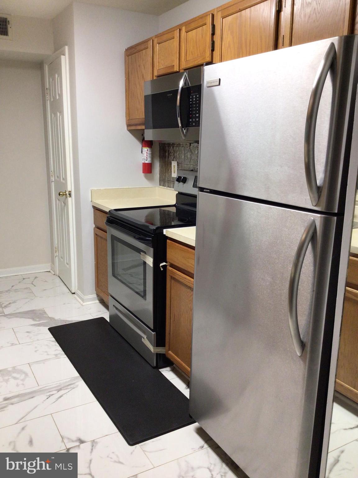 LAKE POINTE AT TOWN CENTER - Residential Lease