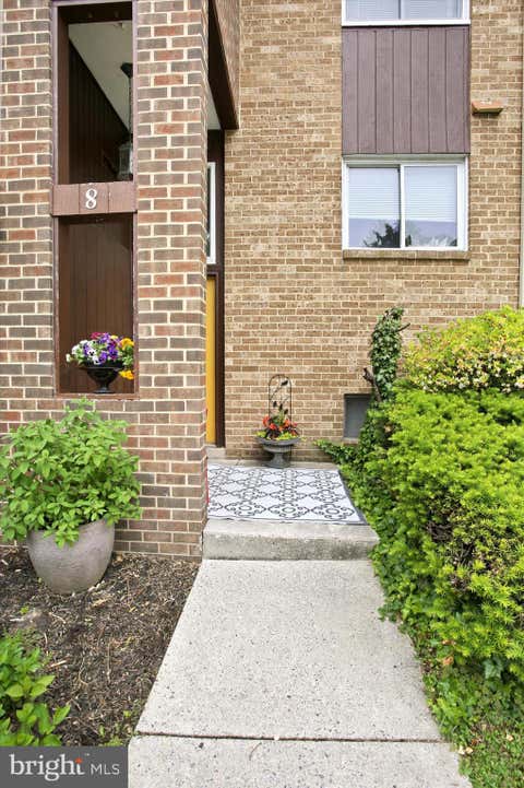 Townhouse For Sale - 8 Campbell Place Pl<br/> Cumberland County, CAMP HILL, PA 17011